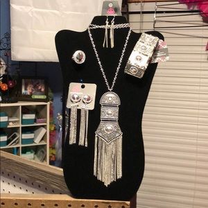 Brand New Paparazzi Jewelry